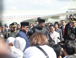 Prabowo Subianto Joins Jokowi to Halim, Extends Well Wishes for His Future