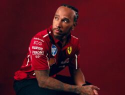 Ecclestone Minta Hamilton Fokus Prioritas Ferrari