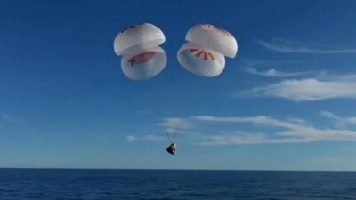 Momen Kepulangan Astronaut NASA setelah Terdampar di Antariksa