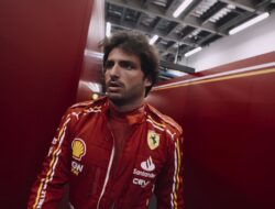 Sainz Sempat Ghosting Vowles: Kisah Terungkap