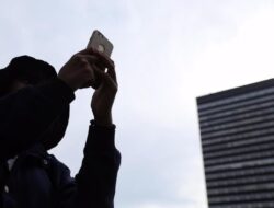 Cara Mendeteksi Ponsel Disadap: Tips dan Trik Terbaik