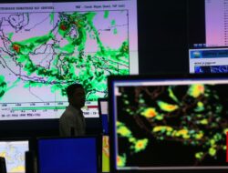 Prakiraan Cuaca BMKG: Hujan Lebat & Angin Kencang 16 April 2025