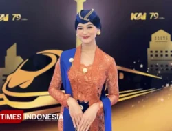Kisah Rifka, Pramugari Kereta Api Asal Bandung yang Tangguh