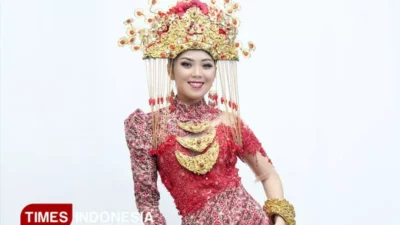 Perjalanan Karier Oktia Wulandari: Panggung Catwalk ke Perbankan