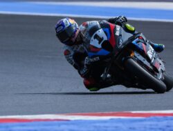 Juara {Race 2 WSBK Emilia-Romagna}: Razgatlioglu Dominasi Lapangan