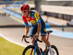 Andrea Espargaro: Debut Profesional di Dunia Balap Sepeda