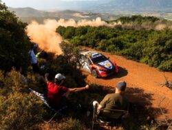 Tanak dan Ogier Pimpin WRC Acropolis Terlambat