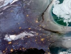 Satelit Tangkap Pemandangan Karhutla AS: Ngeri Asap Tersebar