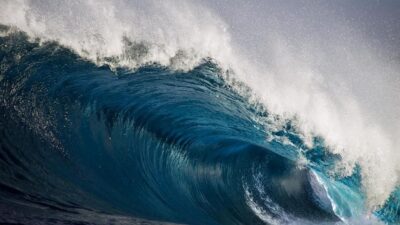 Potensi Bencana Gelombang Tinggi di Wilayah Teluk: Pengalaman 30 CM hingga 3,8 M