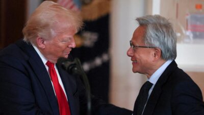 Trump: Cerita Tak Kenal Manusia & Tepuk Dada Rp2.300 T