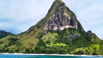 Pulau Mirip di Film Jurassic World Rebirth: Explore Keindahannya di Indonesia