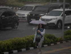 Prakiraan Cuaca: Hujan Guyur Wilayah Barat & Tengah Indonesia
