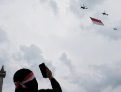 Awan Tebal Monas: Indahnya Perayaan HUT RI