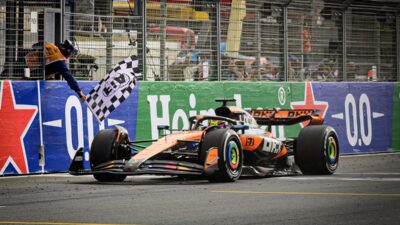Pemuda Piastri Akhiri Tunggu 30 Tahun McLaren